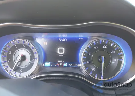 2018 Chrysler 300 Touring L из США, поврежденный, VIN 2C3CCAAG7JH275968